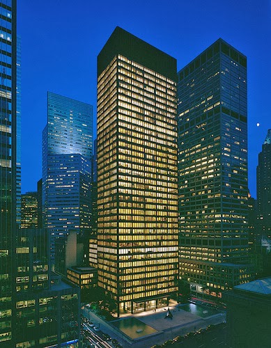 Tòa nhà Seagram của Ludwig Mies van der Rohe và Philip Johnson